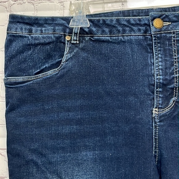 Universal Standard High Rise Dark Wash Jeans - Picture 4 of 15